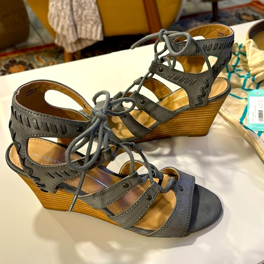 Report - Lace Up Wedge